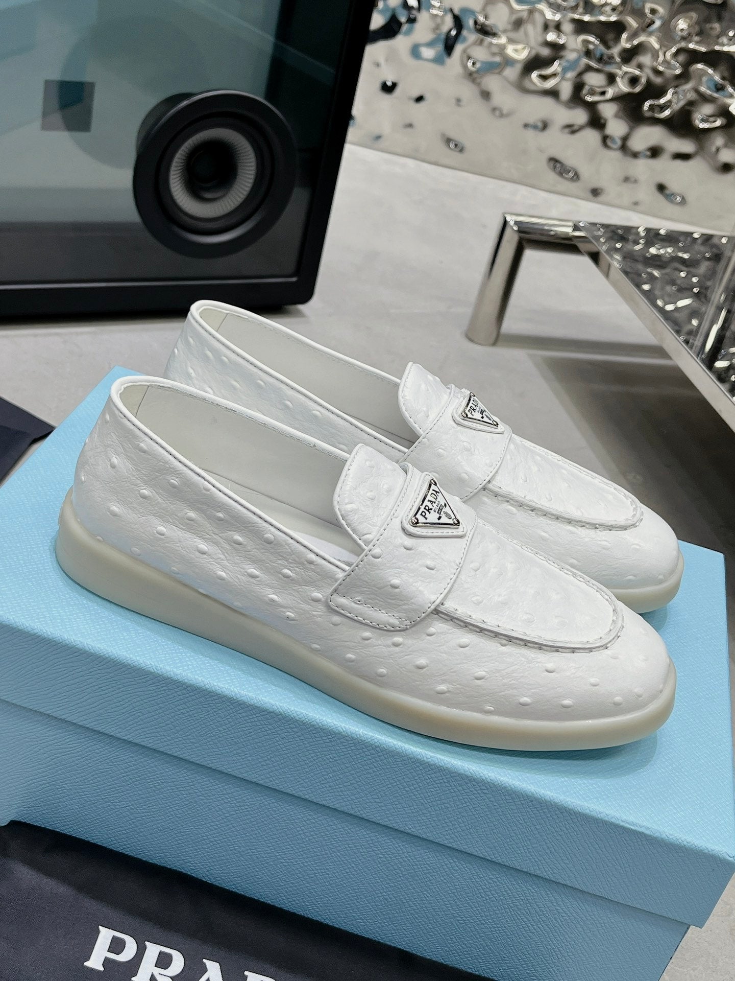 PRA OSTRICH PATTERN LOAFERS WHITE CALFSKIN - 35