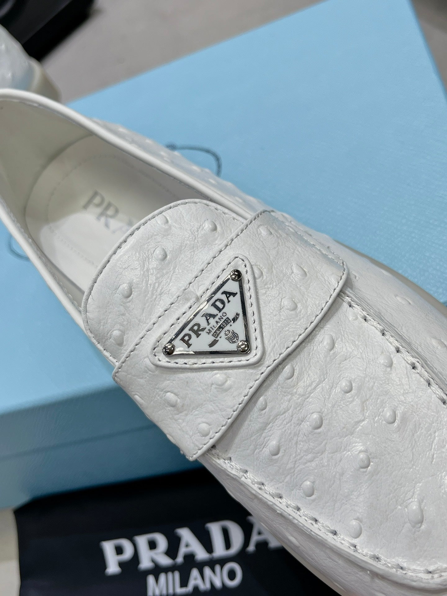PRA OSTRICH PATTERN LOAFERS WHITE CALFSKIN - 35