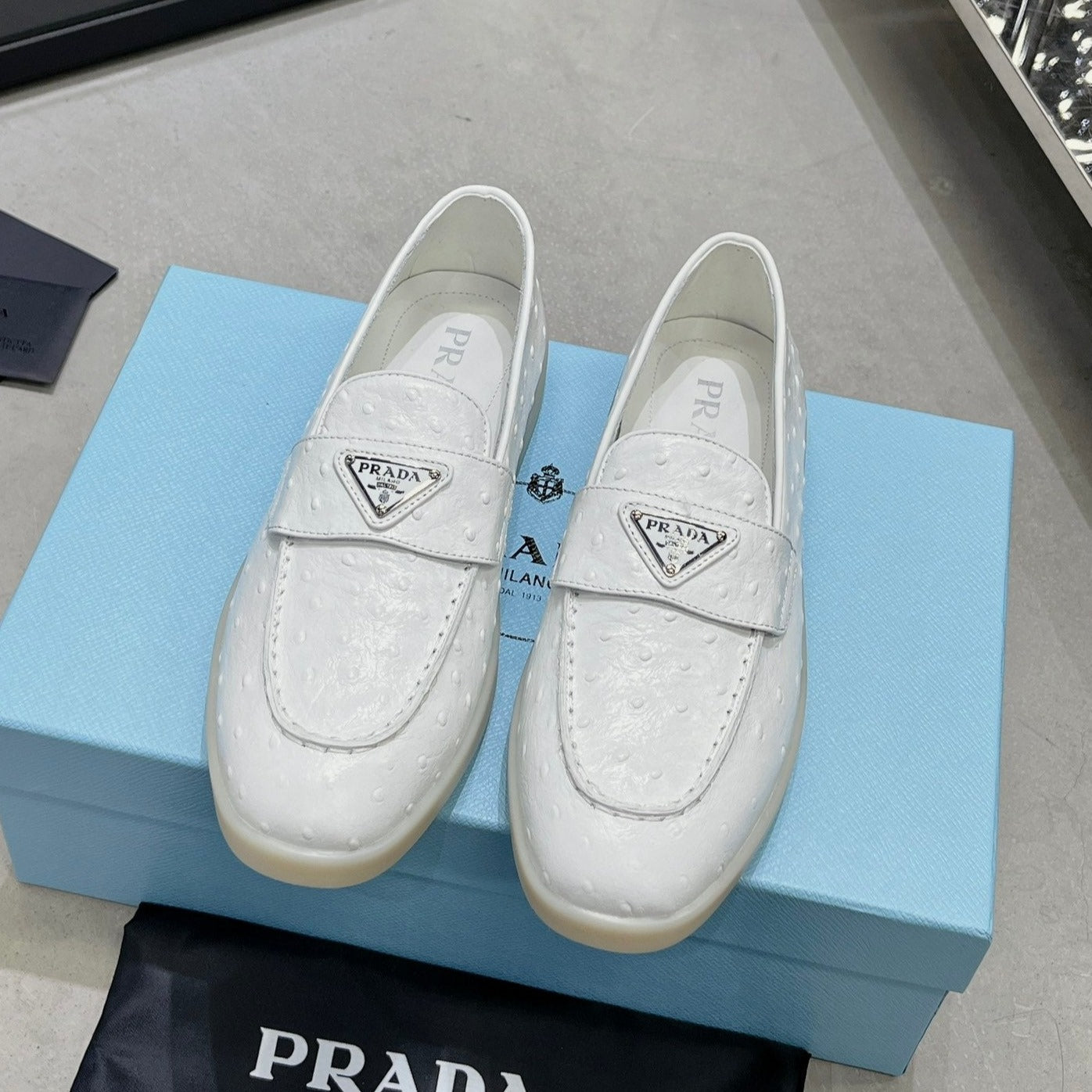PRA OSTRICH PATTERN LOAFERS WHITE CALFSKIN - 35