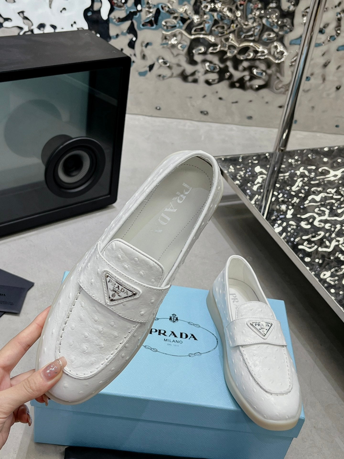 PRA OSTRICH PATTERN LOAFERS WHITE CALFSKIN - 35
