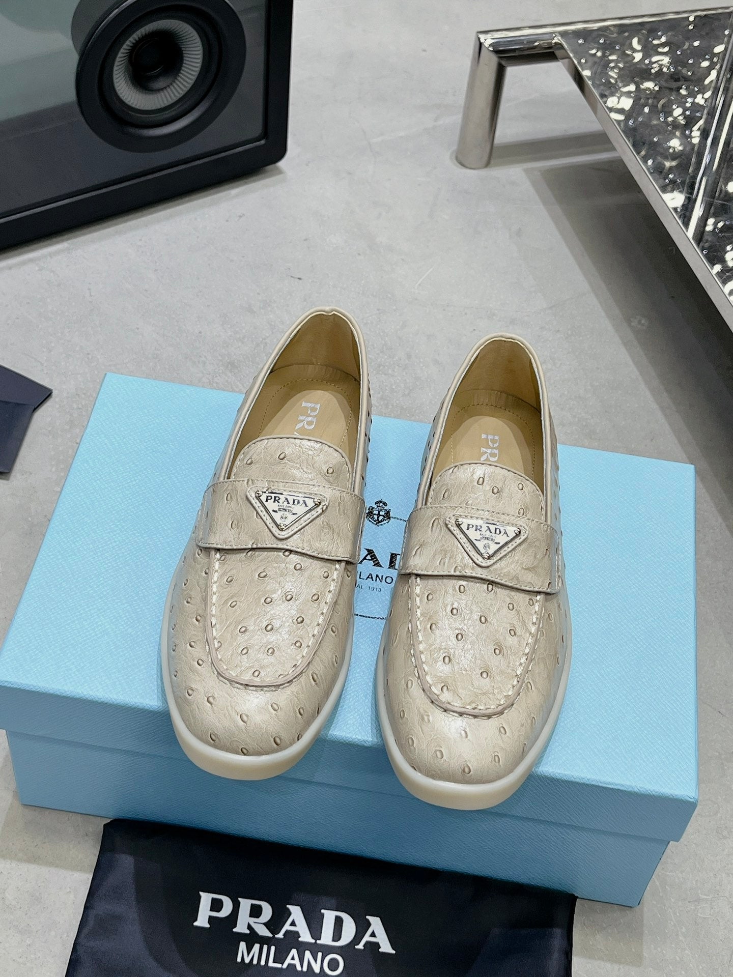 PRA OSTRICH PATTERN LOAFERS CREAMY WHITE CALFSKIN - 35