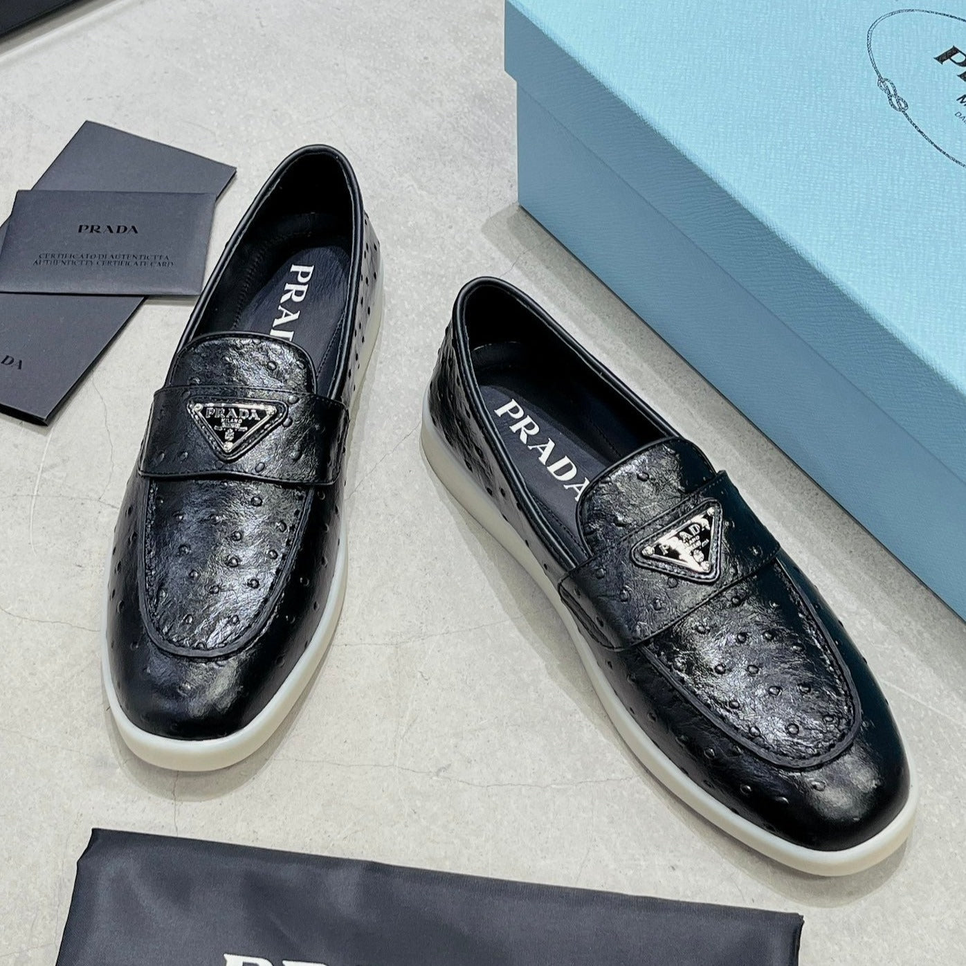 PRA OSTRICH PATTERN LOAFERS BLACK CALFSKIN - 35
