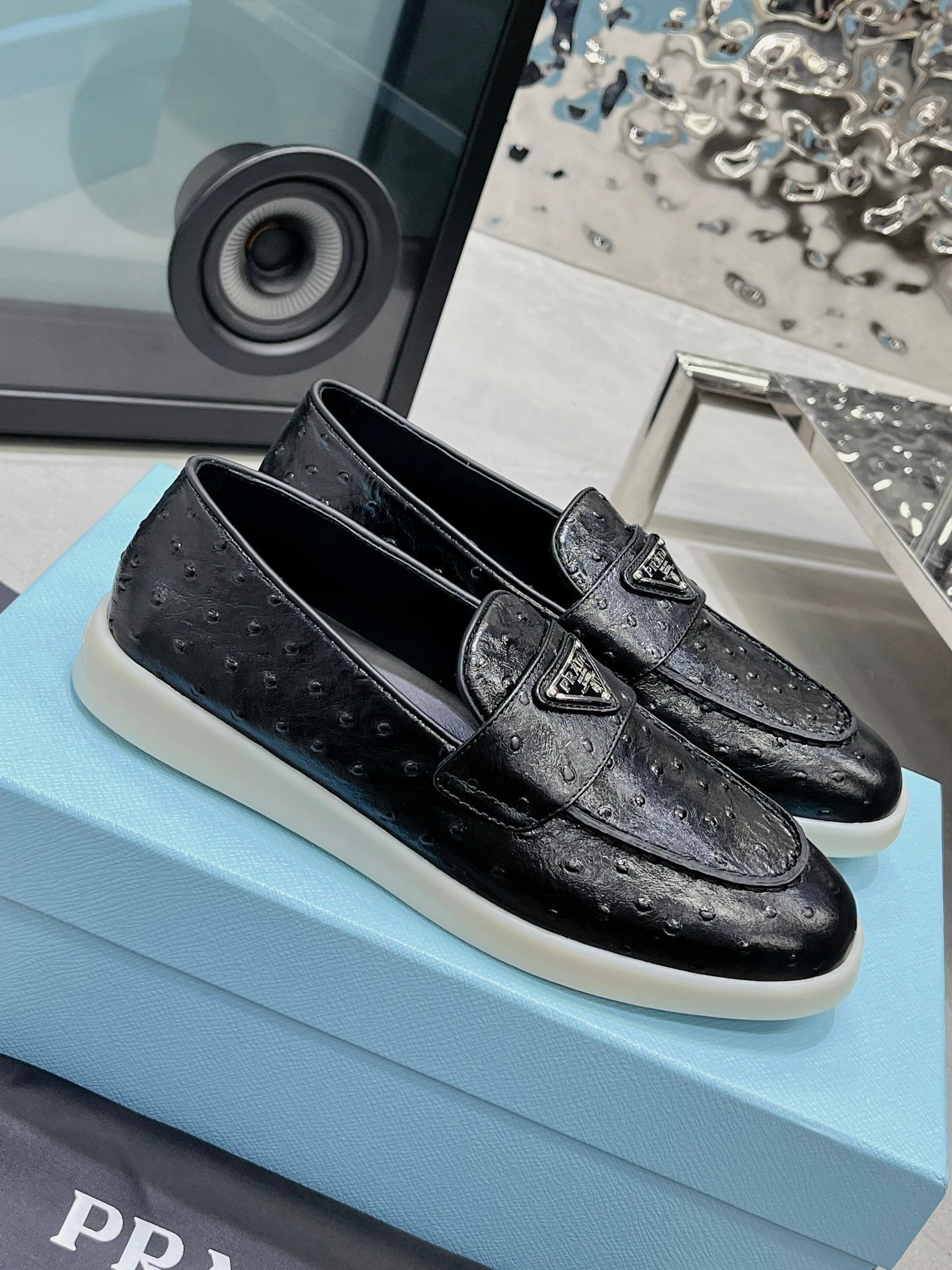PRA OSTRICH PATTERN LOAFERS BLACK CALFSKIN - 35