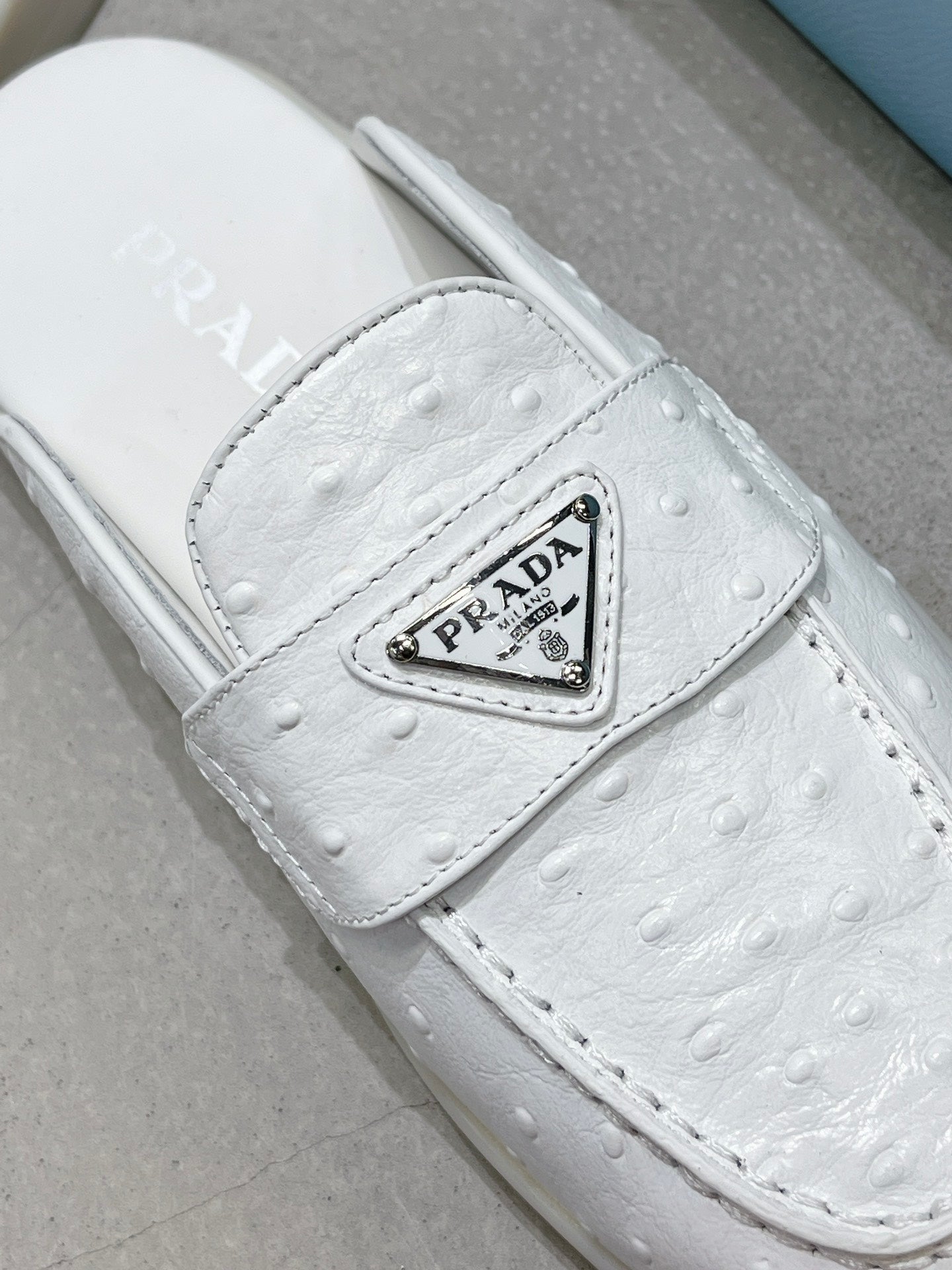 PRA OSTRICH PATTERN MULES WHITE CALFSKIN - 35
