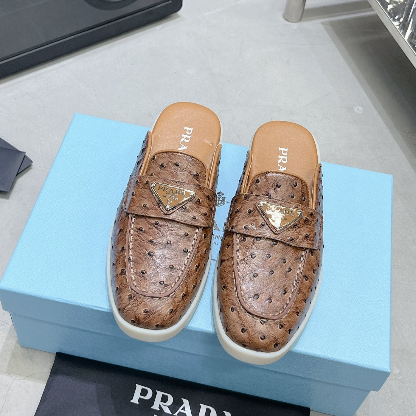 PRA OSTRICH PATTERN MULES CARAMEL CALFSKIN - 35