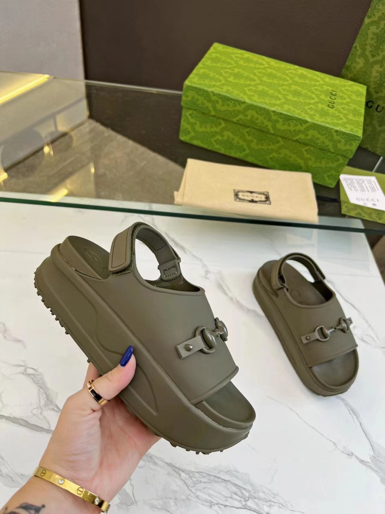 HORSEBIT FLATFORM SANDAL 5 CM IN ARMY GREEN IMPORTED TPU - 35