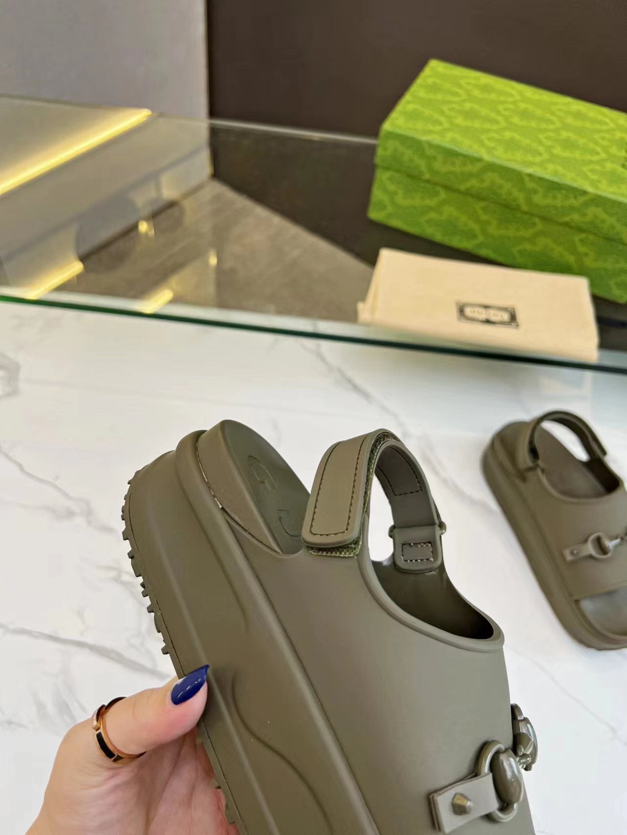 HORSEBIT FLATFORM SANDAL 5 CM IN ARMY GREEN IMPORTED TPU - 35