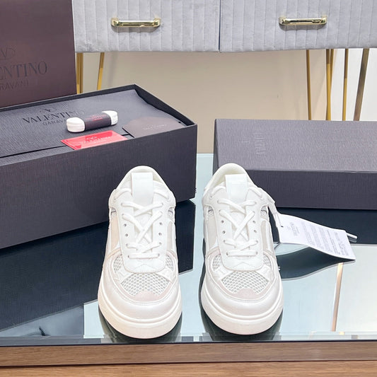 VALENTINO 25S GARAVANI VL7N SNEAKERS IN WHITE LAMBSKIN - 35