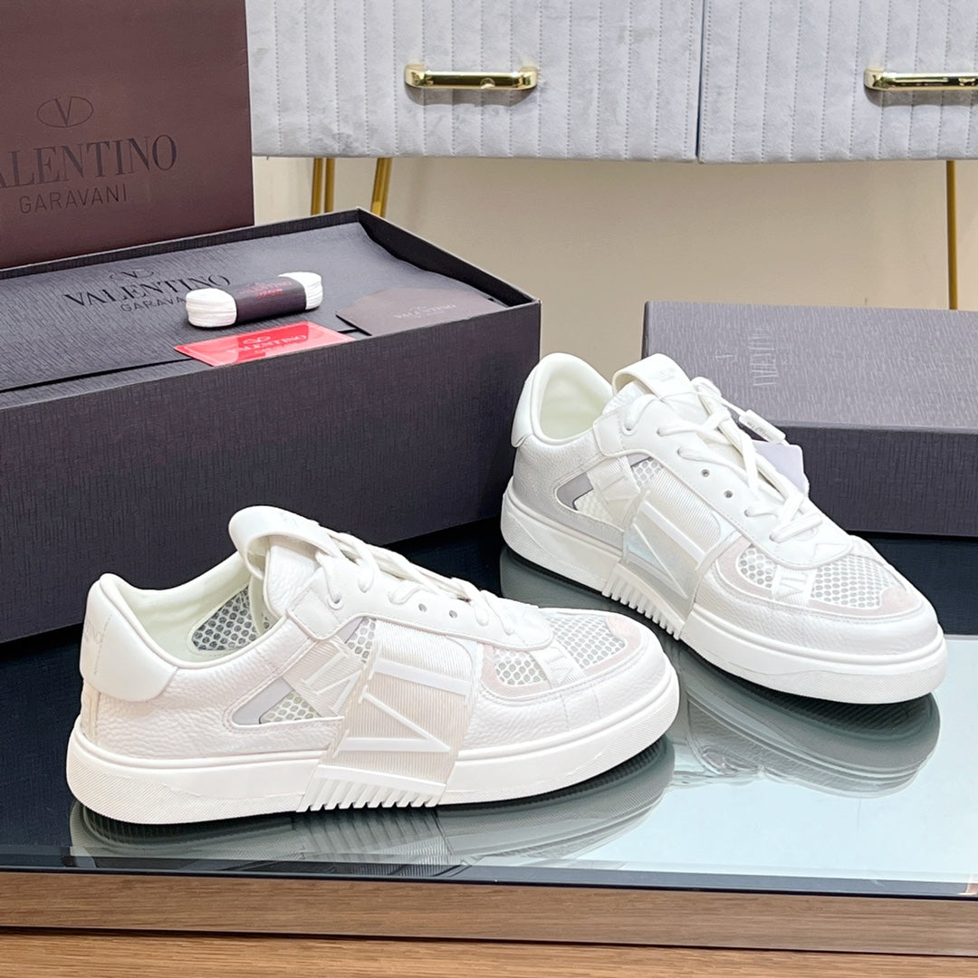 VALENTINO 25S GARAVANI VL7N SNEAKERS IN WHITE LAMBSKIN - 35