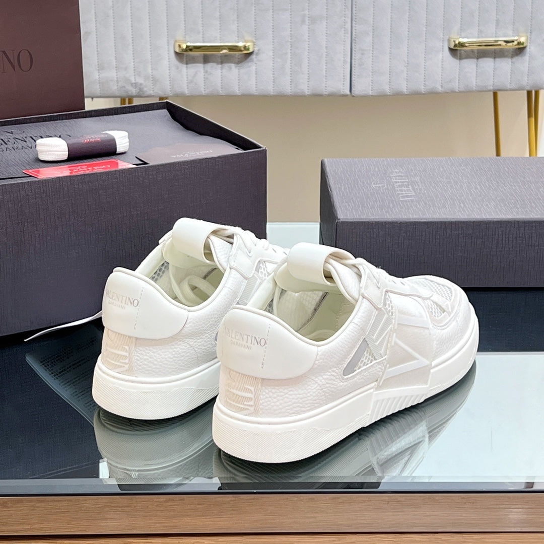 VALENTINO 25S GARAVANI VL7N SNEAKERS IN WHITE LAMBSKIN - 35