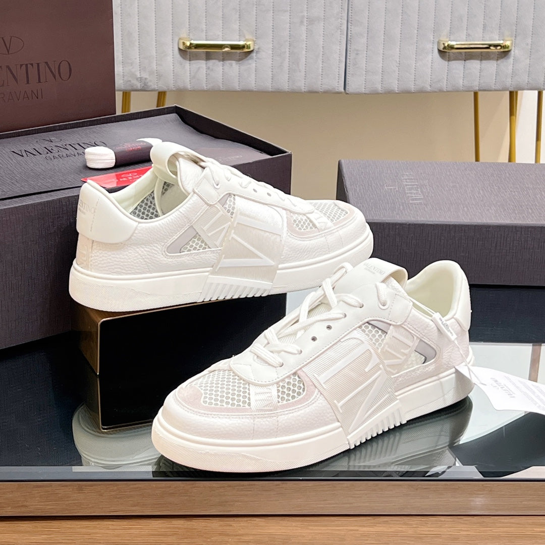 VALENTINO 25S GARAVANI VL7N SNEAKERS IN WHITE LAMBSKIN - 35