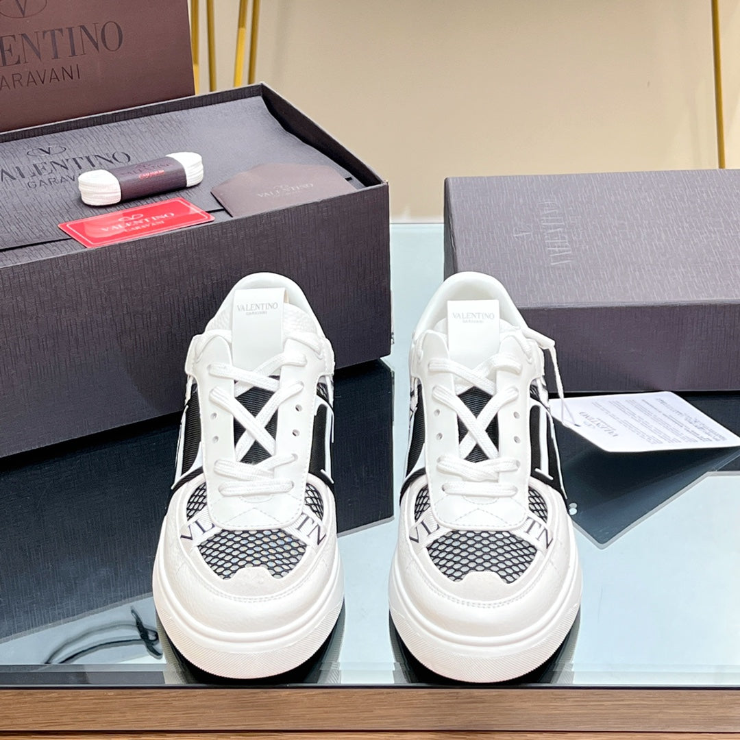 VALENTINO 25S GARAVANI VL7N SNEAKERS IN WHITE MIX BLACK LAMBSKIN - 35