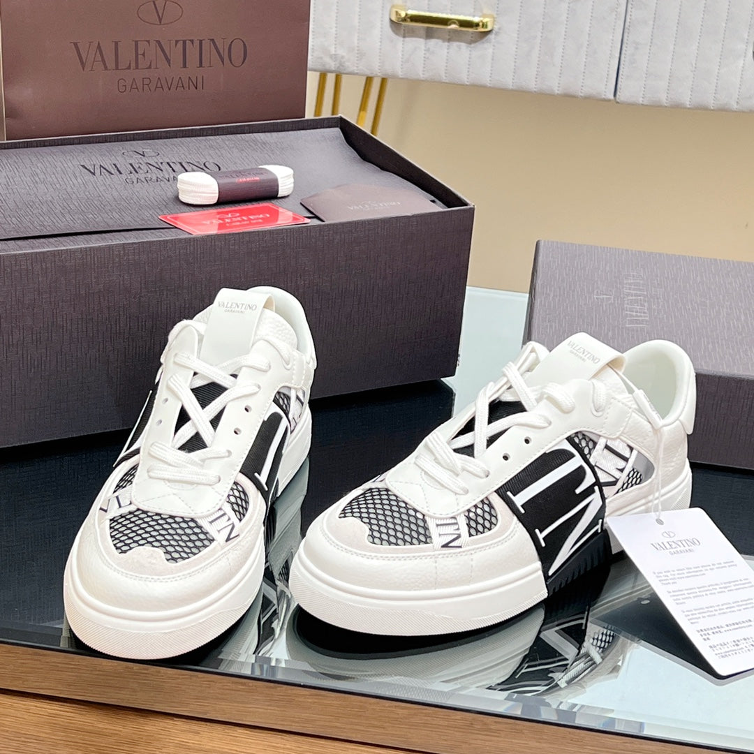 VALENTINO 25S GARAVANI VL7N SNEAKERS IN WHITE MIX BLACK LAMBSKIN - 35