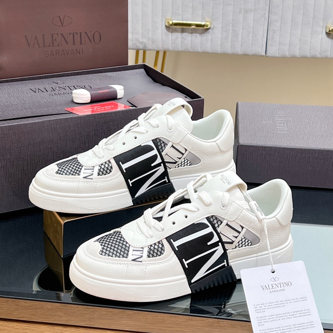 VALENTINO 25S GARAVANI VL7N SNEAKERS IN WHITE MIX BLACK LAMBSKIN - 35