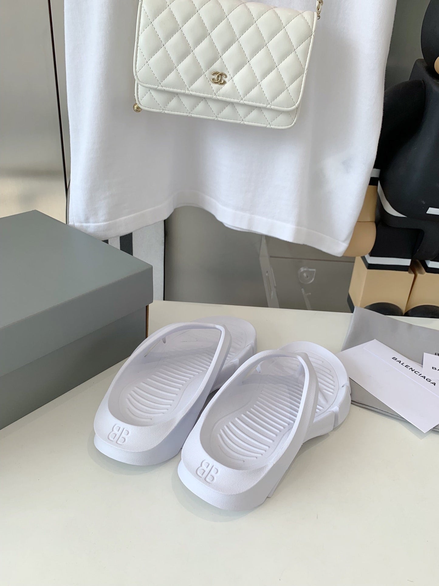 THONG SANDALS IN WHITE RUBBER - 35