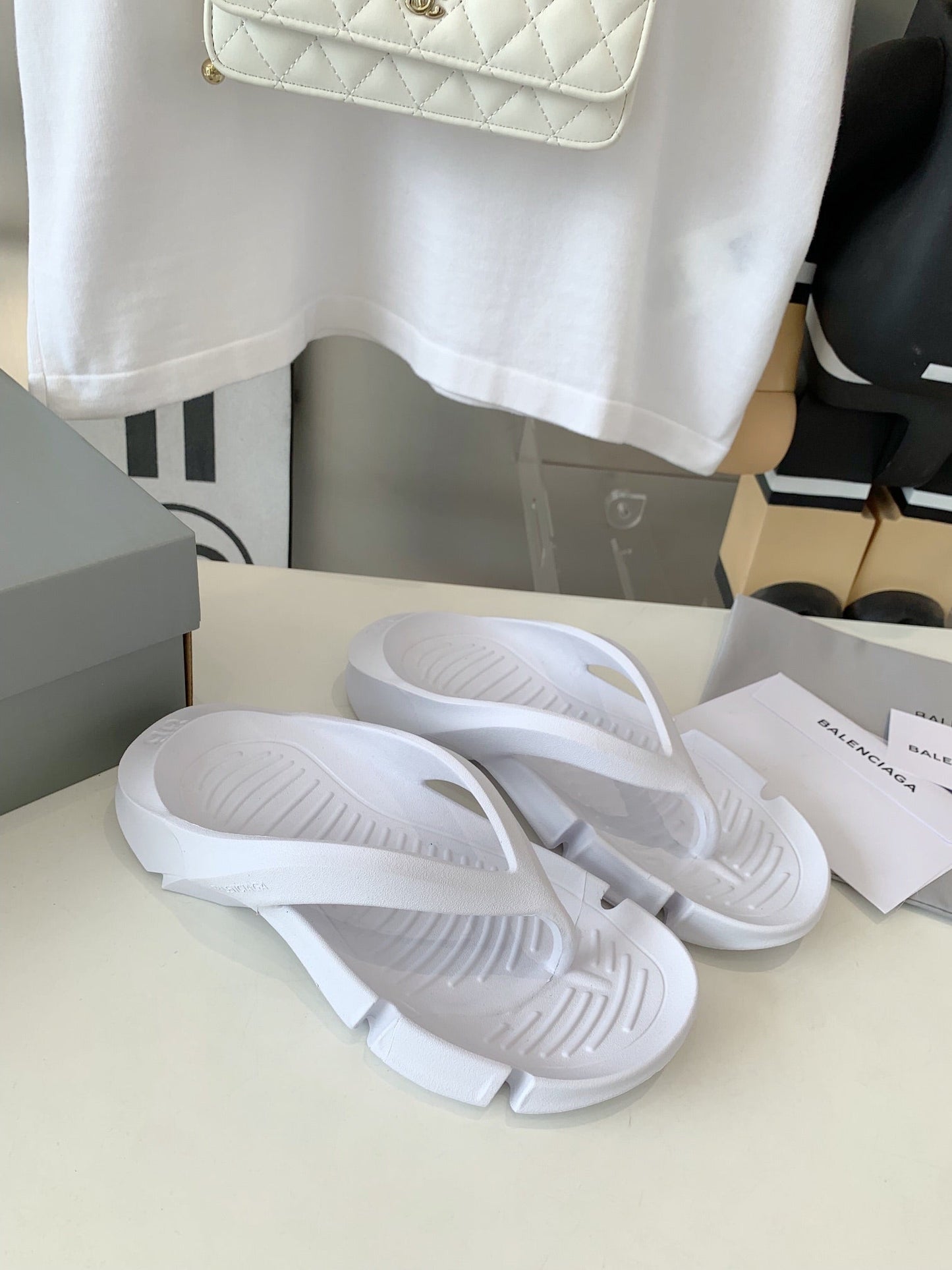 THONG SANDALS IN WHITE RUBBER - 35
