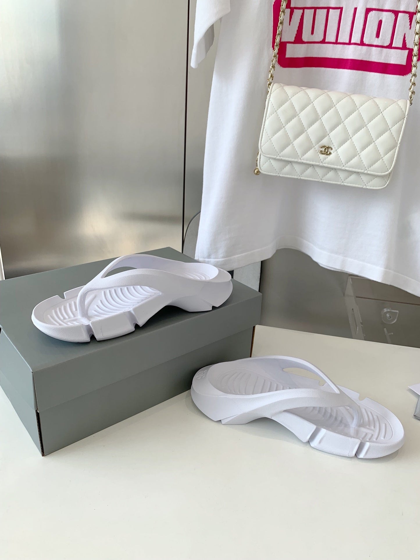 THONG SANDALS IN WHITE RUBBER - 35