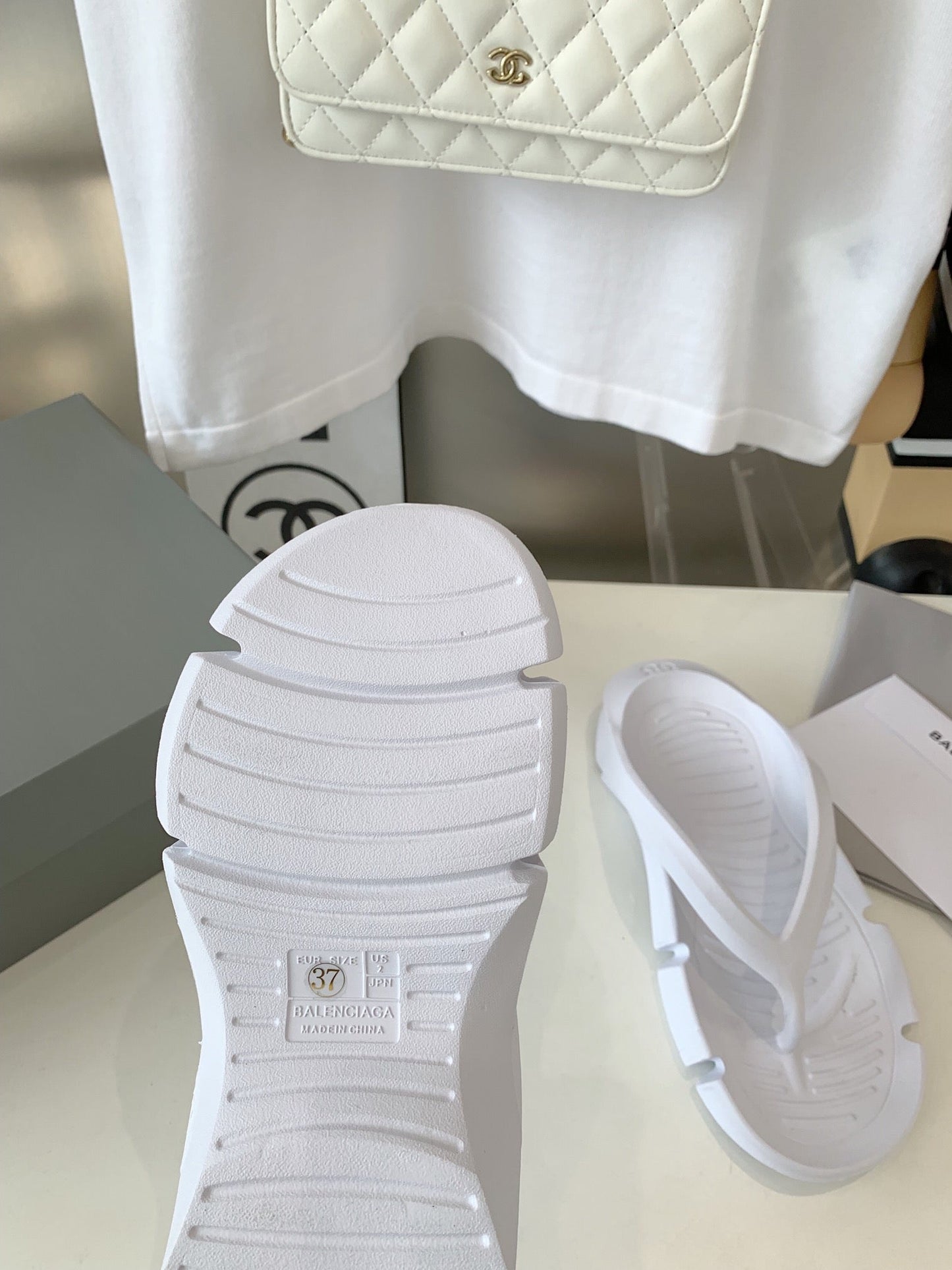 THONG SANDALS IN WHITE RUBBER - 35