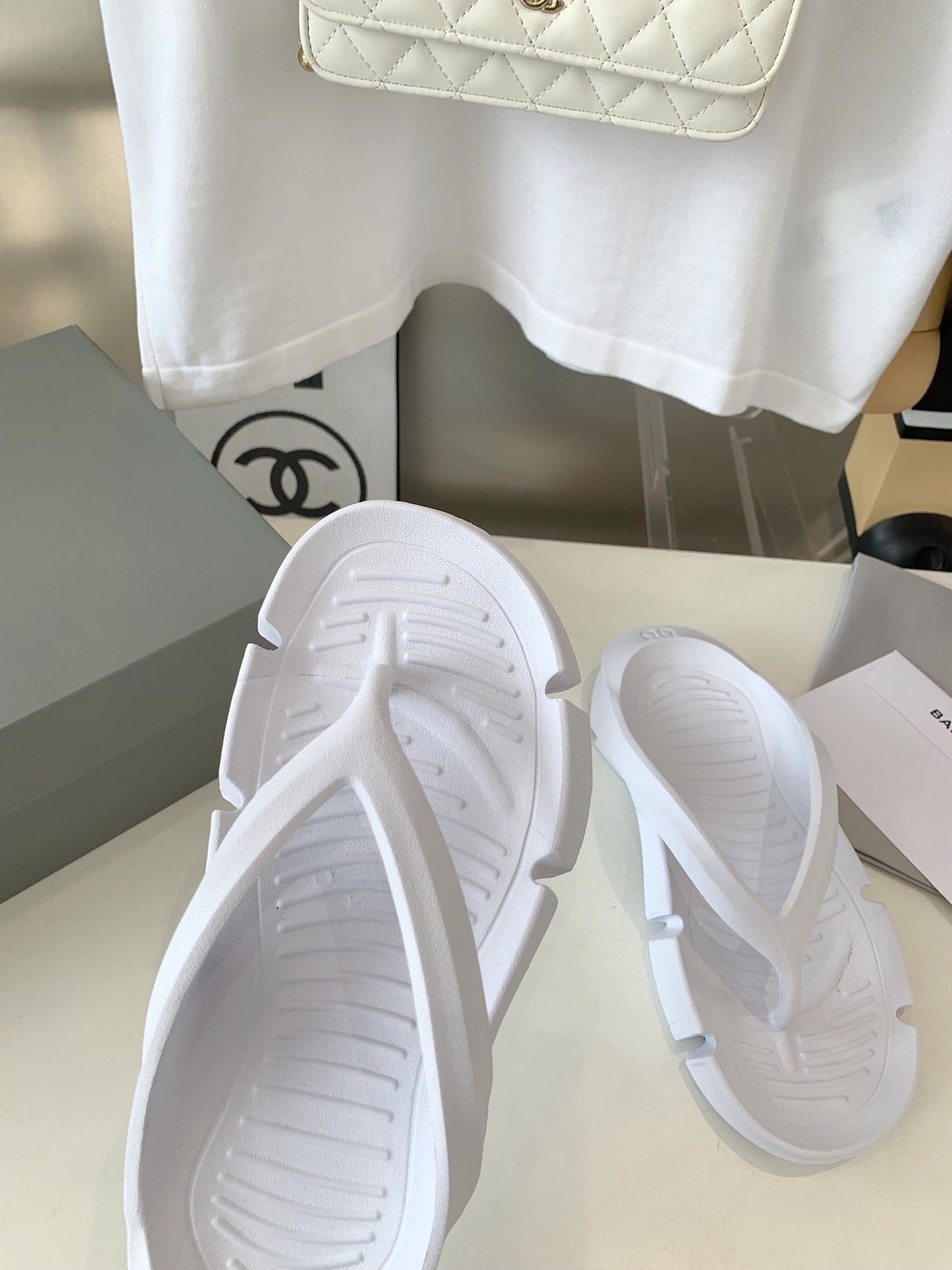 THONG SANDALS IN WHITE RUBBER - 35