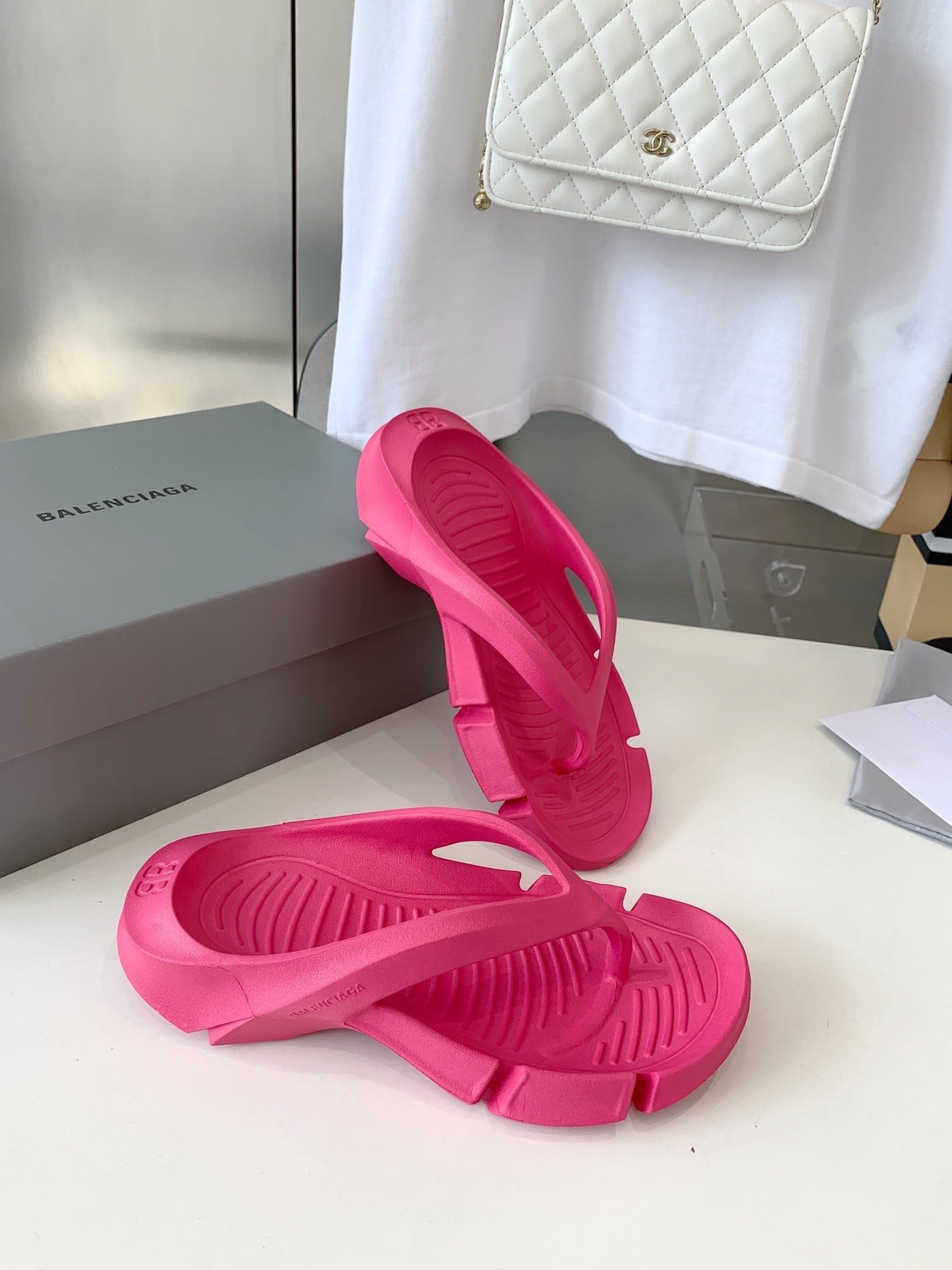 THONG SANDALS IN CABARET PINK RUBBER - 35