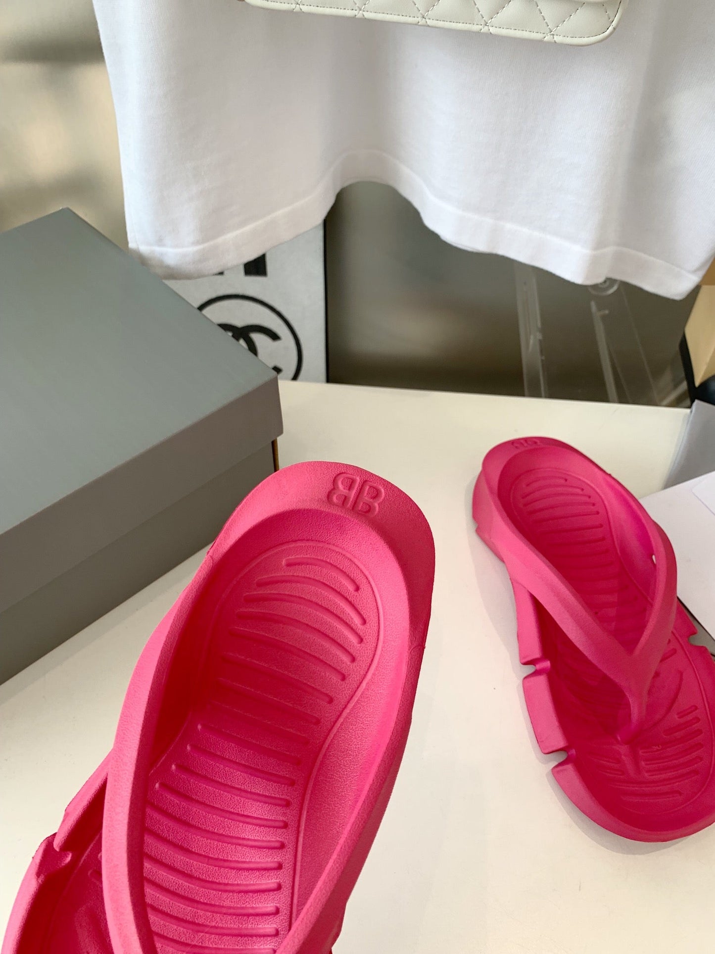 THONG SANDALS IN CABARET PINK RUBBER - 35