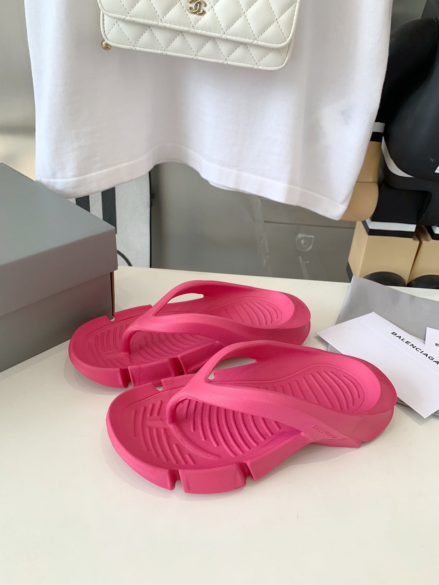 THONG SANDALS IN CABARET PINK RUBBER - 35
