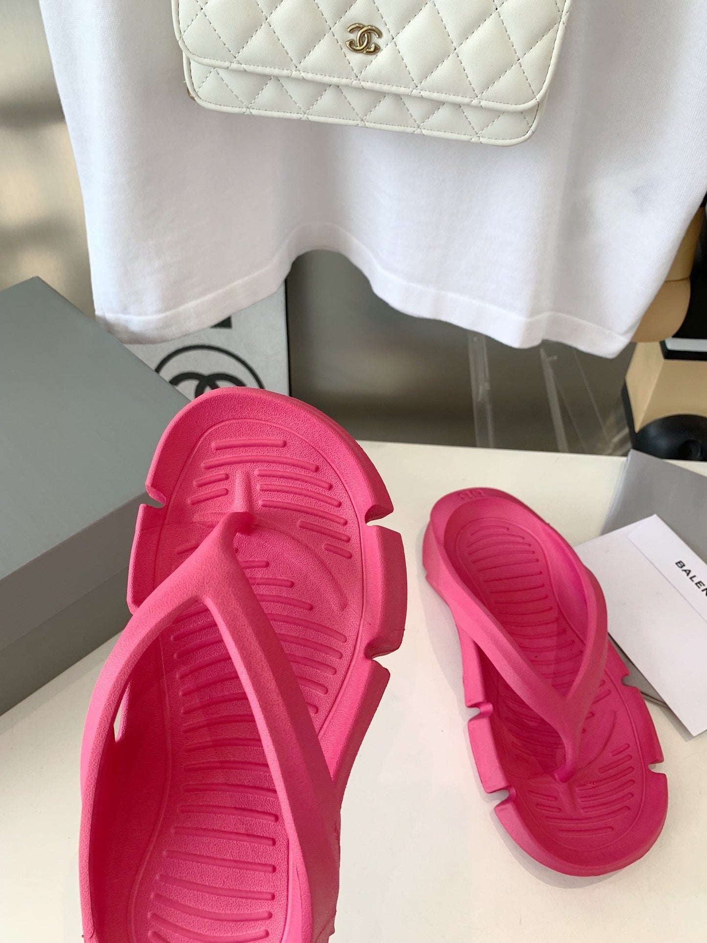 THONG SANDALS IN CABARET PINK RUBBER - 35