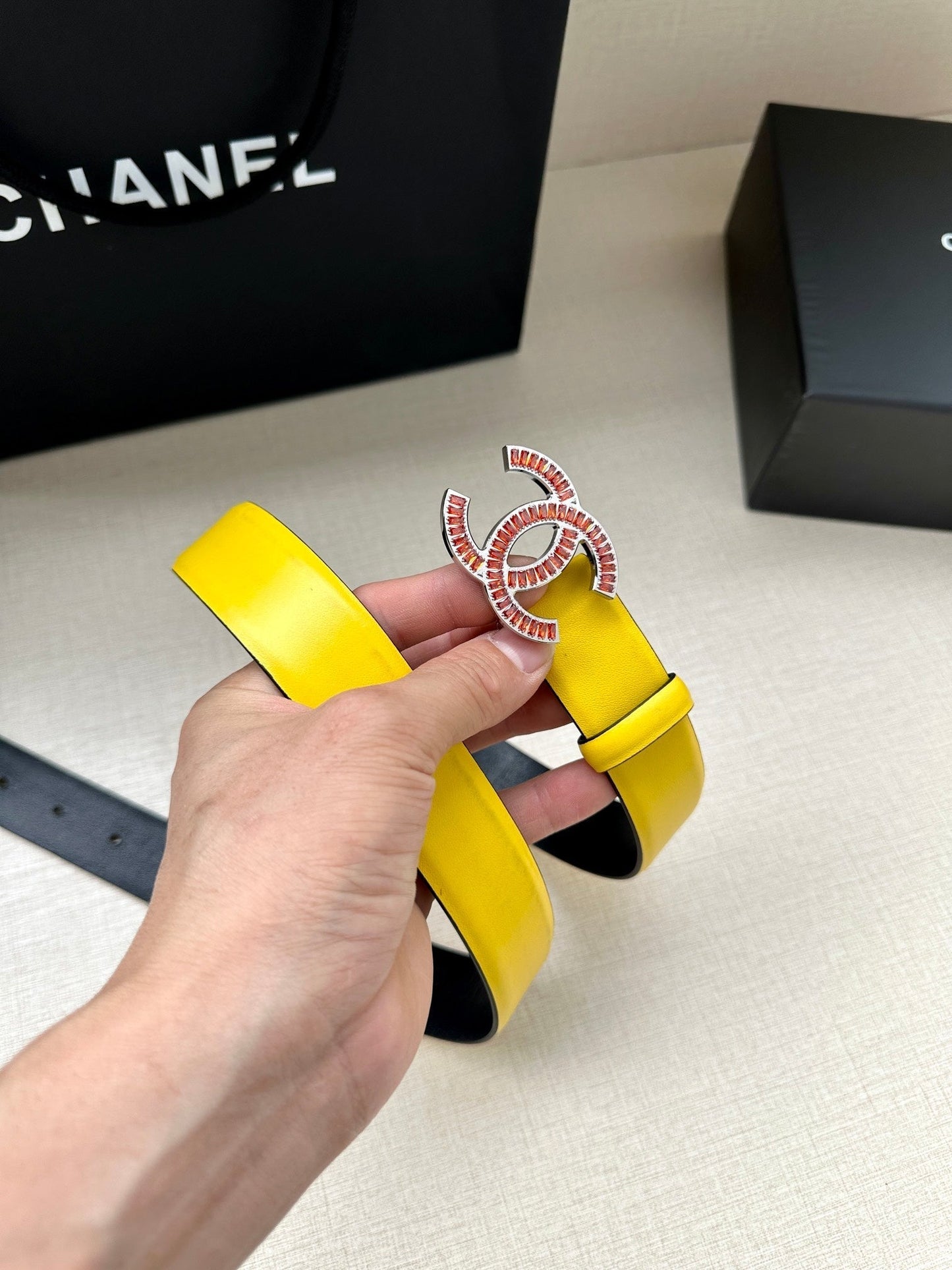 CHANEL 25S BELT 30 MM IN YELLOW CALFSKIN 616967 - 30