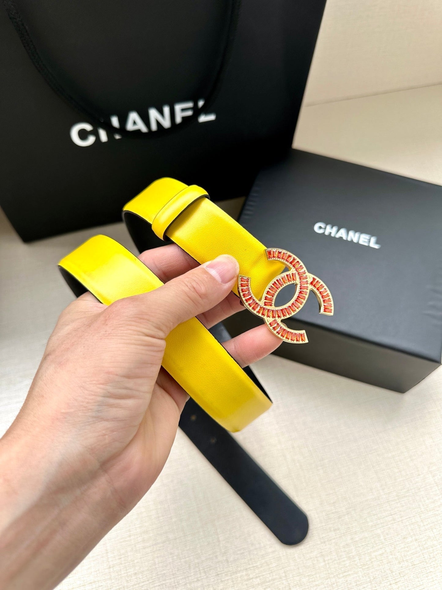 CHANEL 25S BELT 30 MM IN YELLOW CALFSKIN 616967 - 30