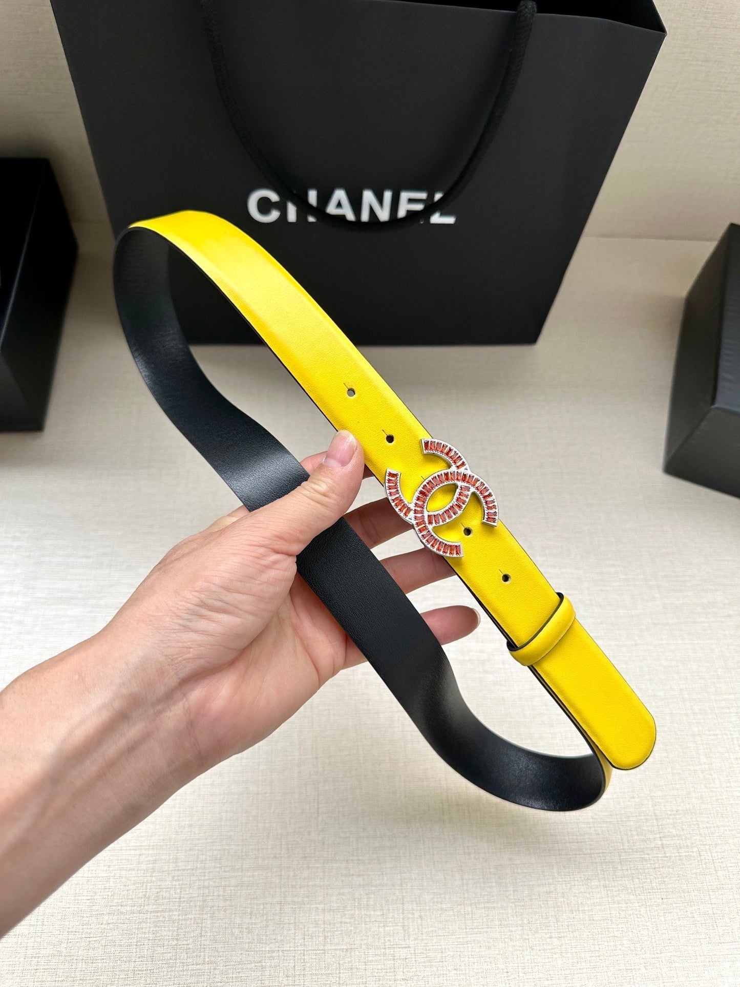 CHANEL 25S BELT 30 MM IN YELLOW CALFSKIN 616967 - 30