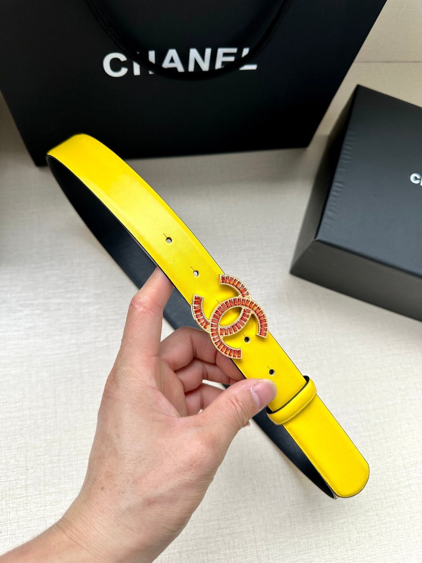 CHANEL 25S BELT 30 MM IN YELLOW CALFSKIN 616967 - 30