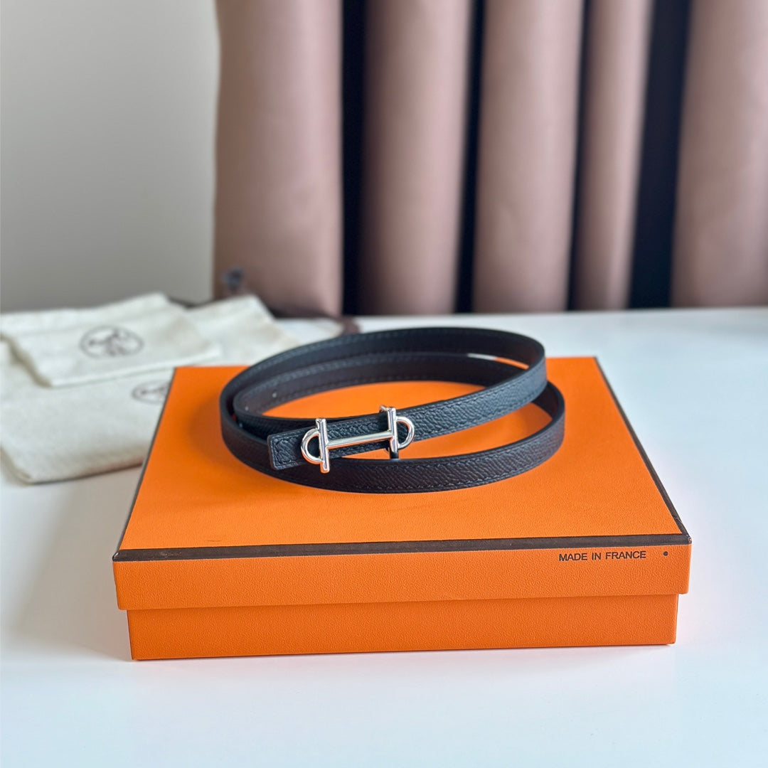 HM GAMMA BUCKLE & REVERSIBLE BLACK LEATHER STRAP 13MM SILVER HARDWARE - 30