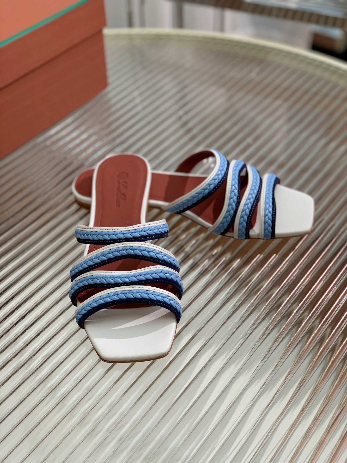 LP SPRIGHTLY CHARMS FLAT SANDAL SKY CALFSKIN - 35