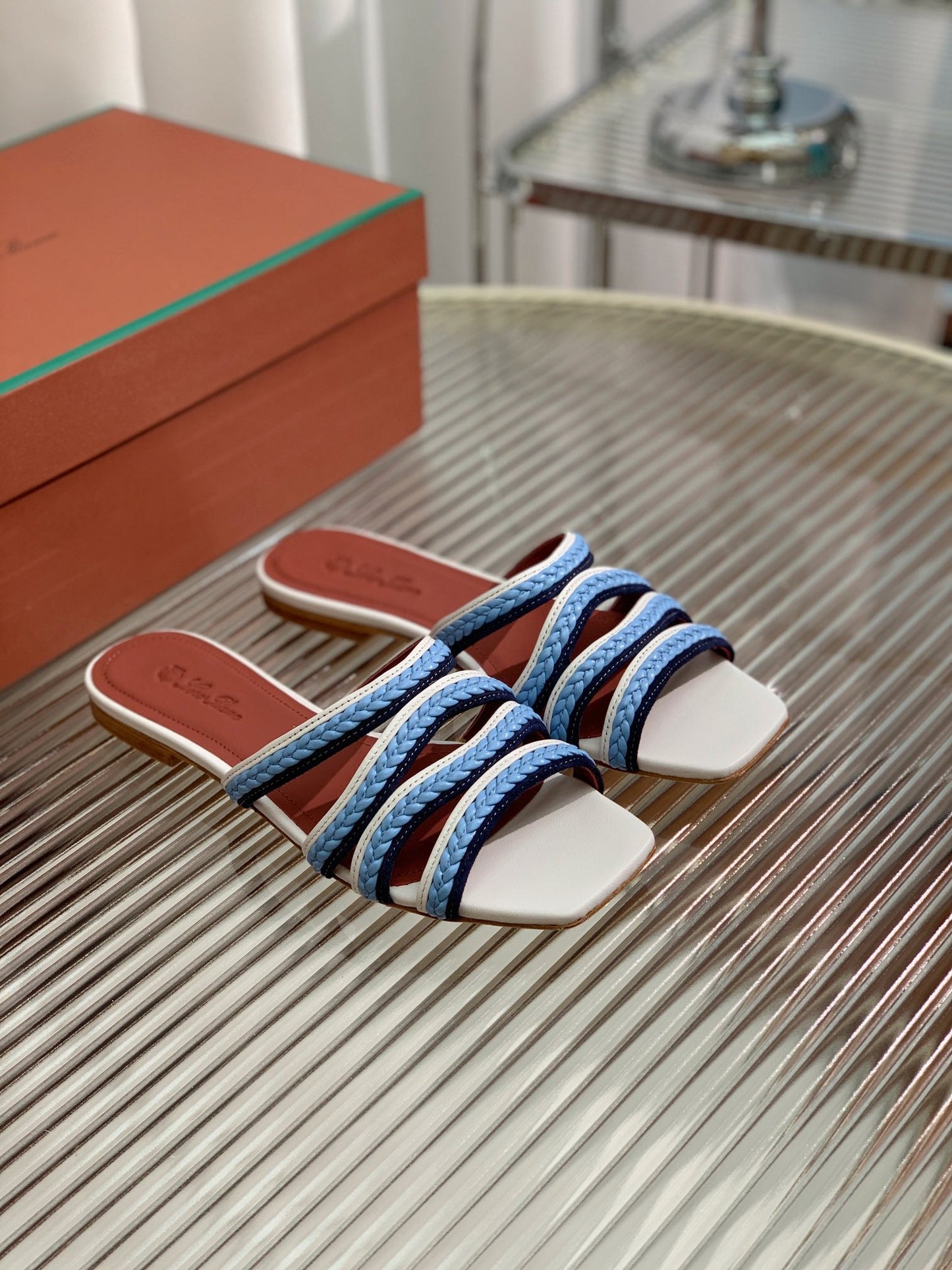 LP SPRIGHTLY CHARMS FLAT SANDAL SKY CALFSKIN - 35