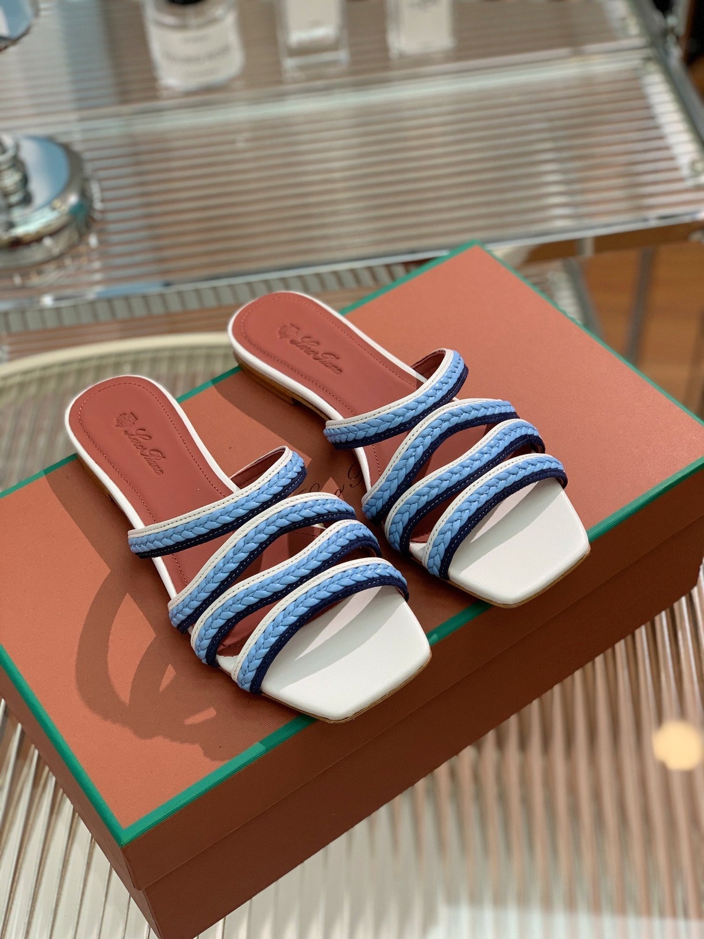 LP SPRIGHTLY CHARMS FLAT SANDAL SKY CALFSKIN - 35