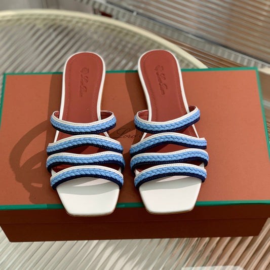 LP SPRIGHTLY CHARMS FLAT SANDAL SKY CALFSKIN - 35