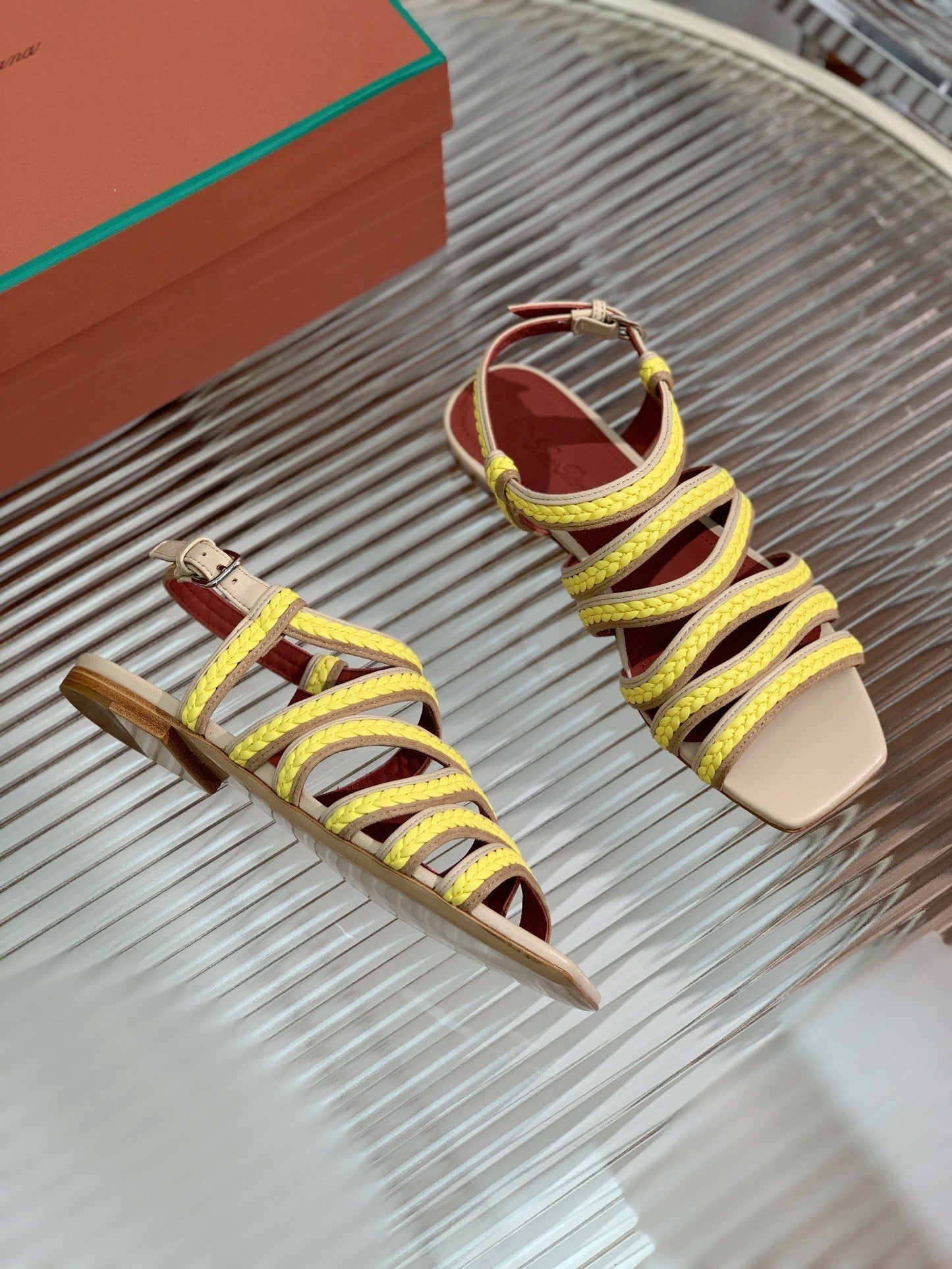 LP SPRIGHTLY CHARMS SANDAL LEMON CALFSKIN - 35