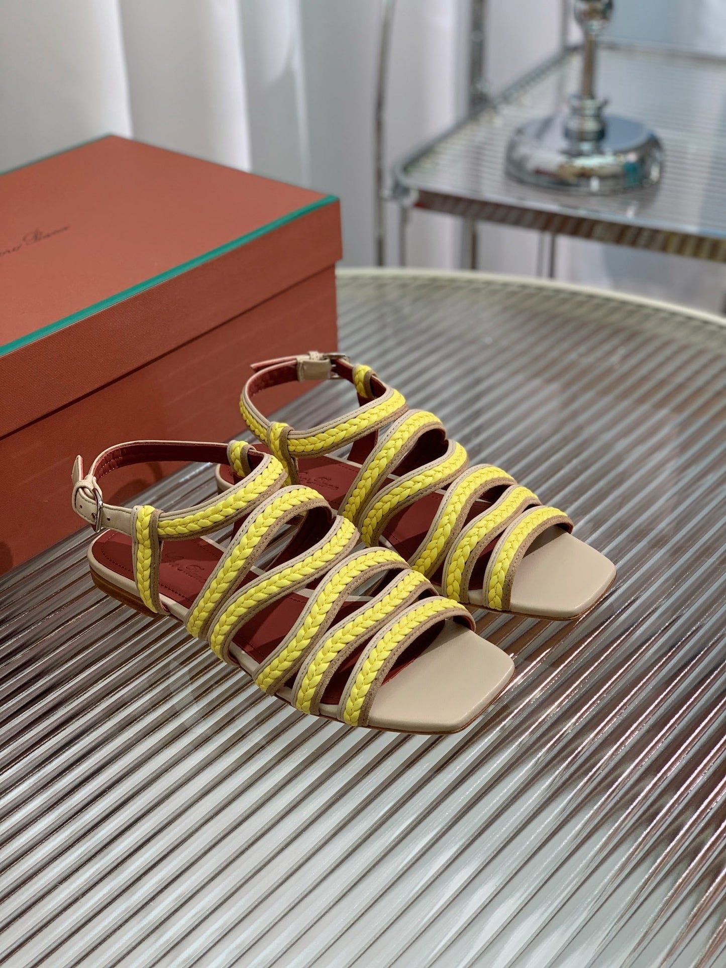 LP SPRIGHTLY CHARMS SANDAL LEMON CALFSKIN - 35