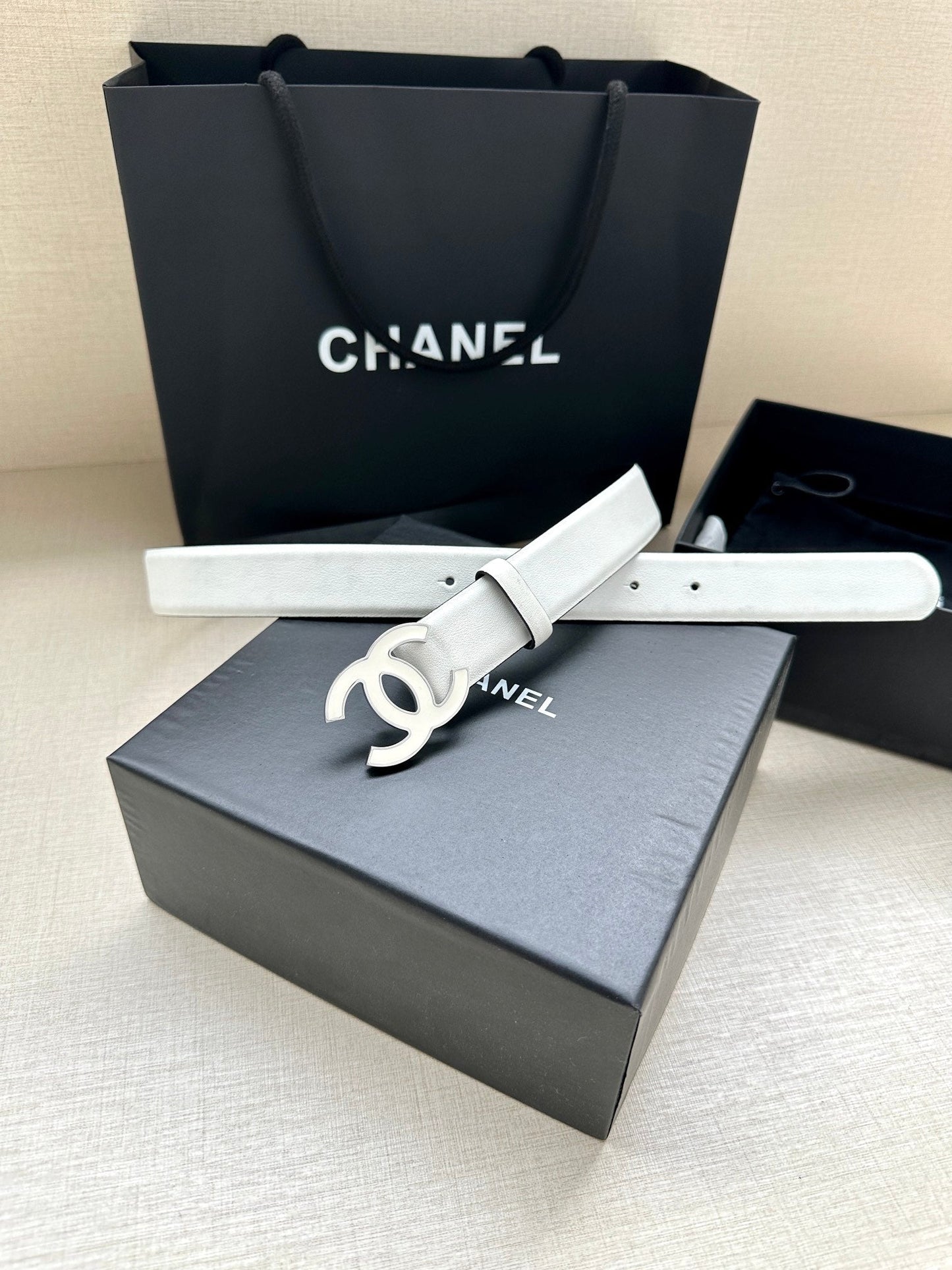 CC 30MM BELT IN FULL WHITE SMOOTH CALFSKIN METAL HARDWARE - 30
