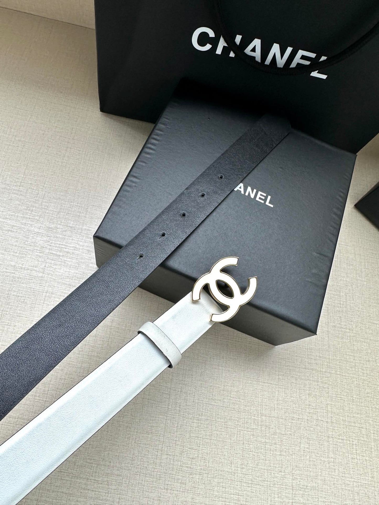 CC 30MM BELT IN FULL WHITE SMOOTH CALFSKIN METAL HARDWARE - 30