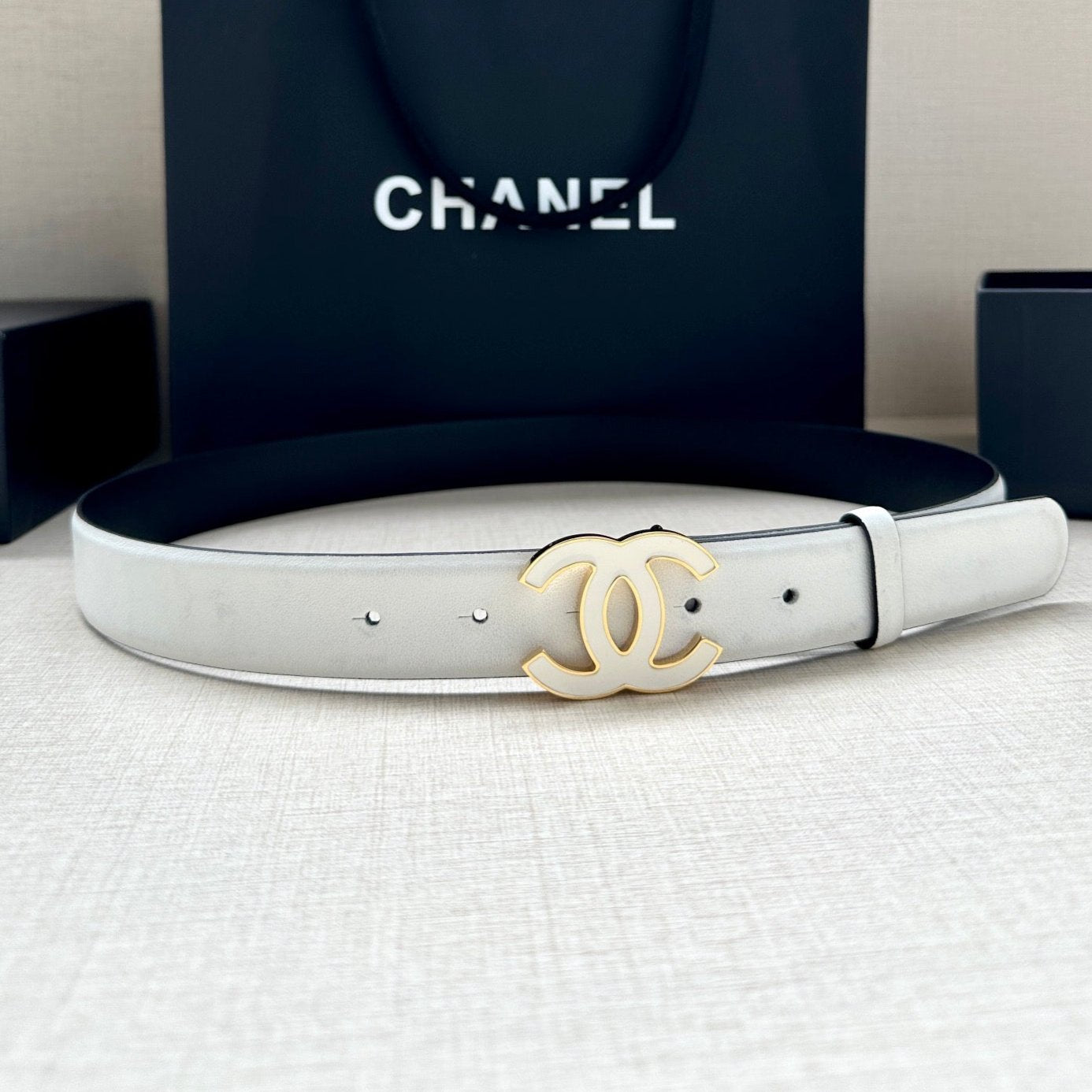 CC 30MM BELT IN FULL WHITE SMOOTH CALFSKIN METAL HARDWARE - 30