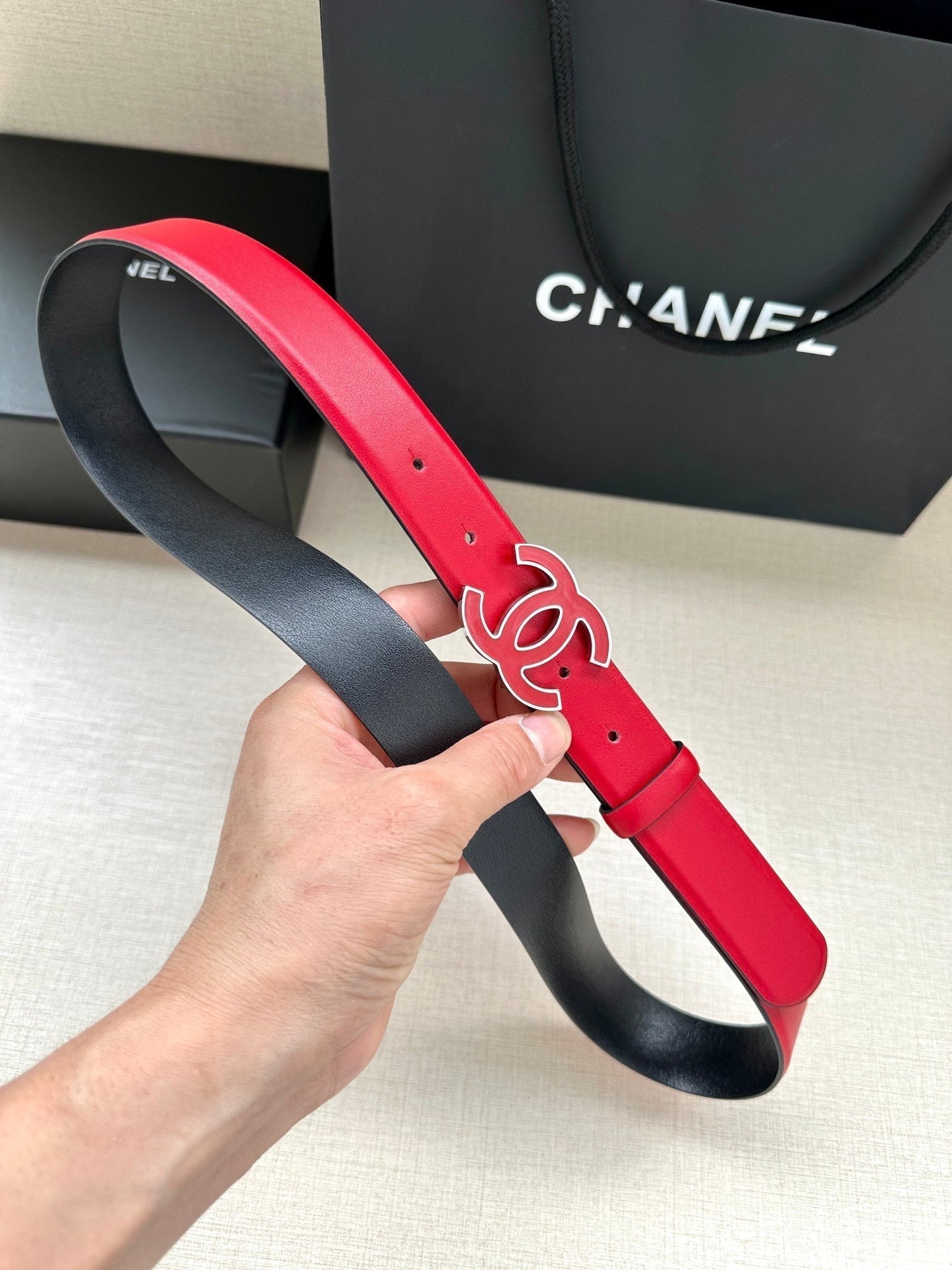 CC 30MM BELT IN CHERRY RED SMOOTH CALFSKIN METAL HARDWARE - 30