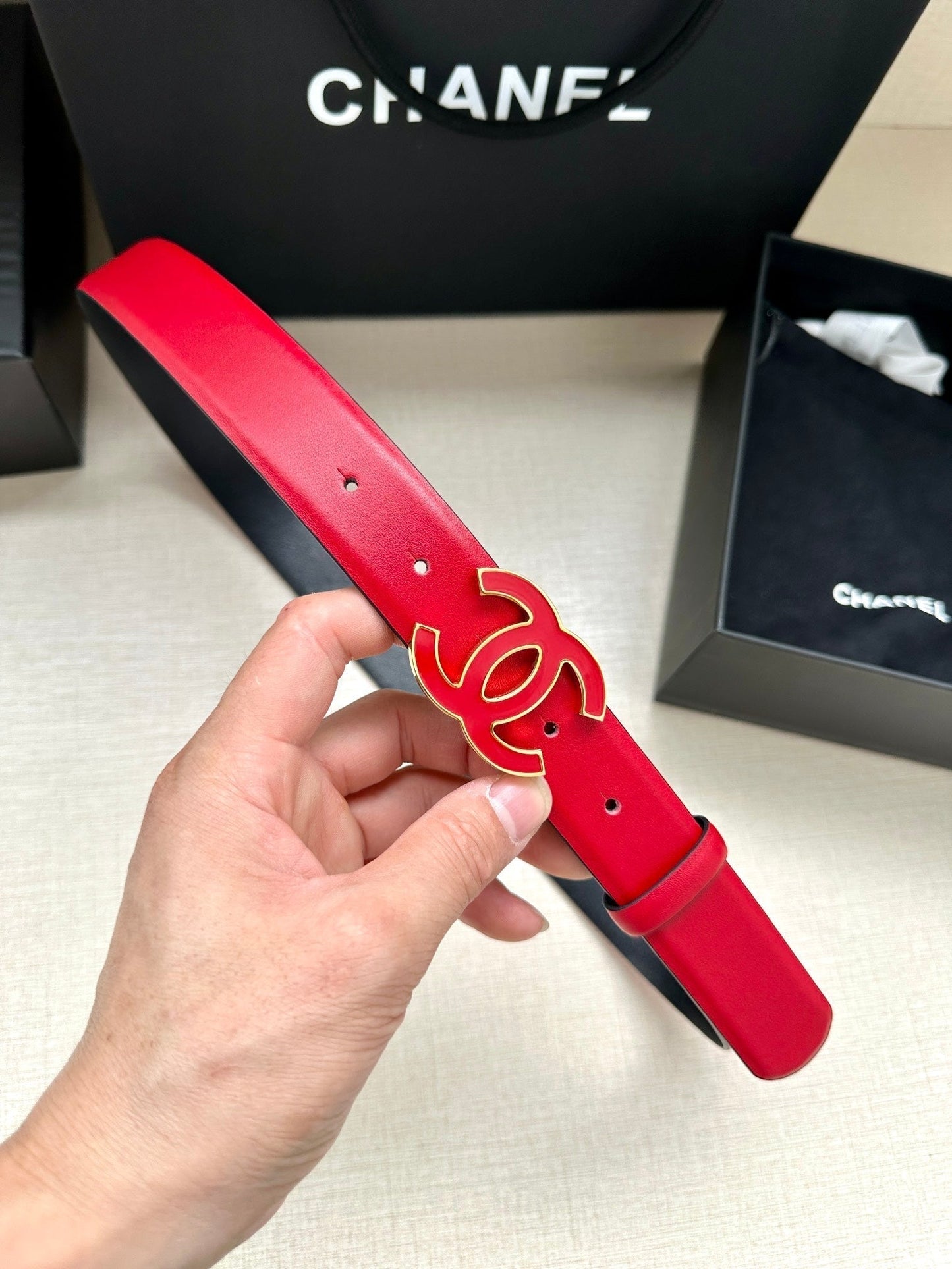 CC 30MM BELT IN CHERRY RED SMOOTH CALFSKIN METAL HARDWARE - 30