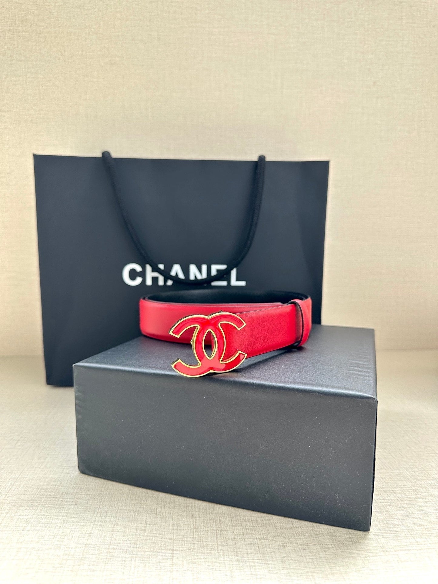 CC 30MM BELT IN CHERRY RED SMOOTH CALFSKIN METAL HARDWARE - 30