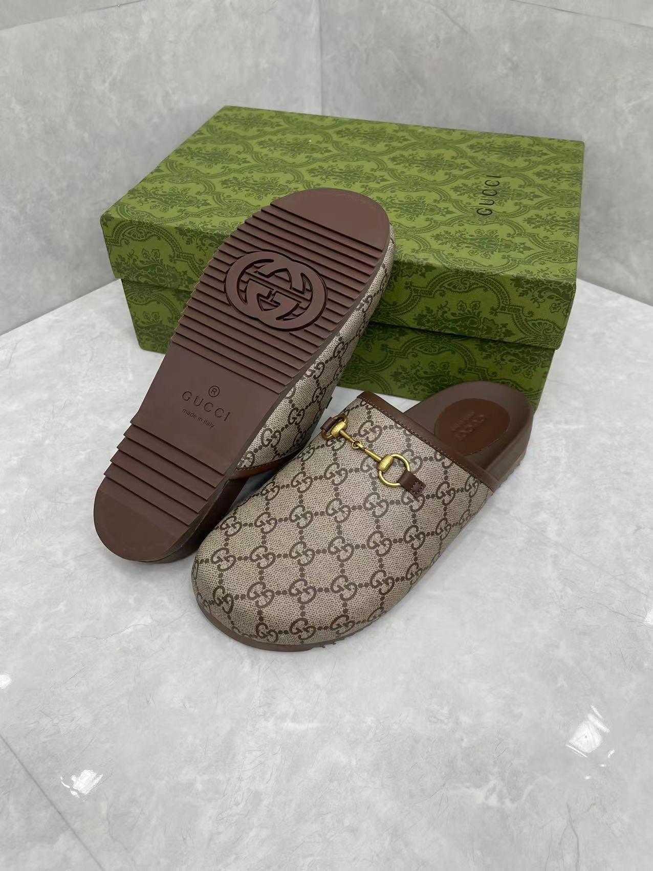 MULE WITH GOLD HORSEBIT IN BEIGE AND EBONY MONOGRAM CANVAS - 36