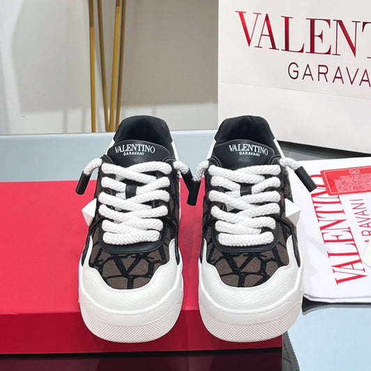 VALENTINO 25S GARAVANI ONE STUD XL PLATFORM SNEAKERS IN WHITE LAMBSKIN AND BROWN CANVAS - 35