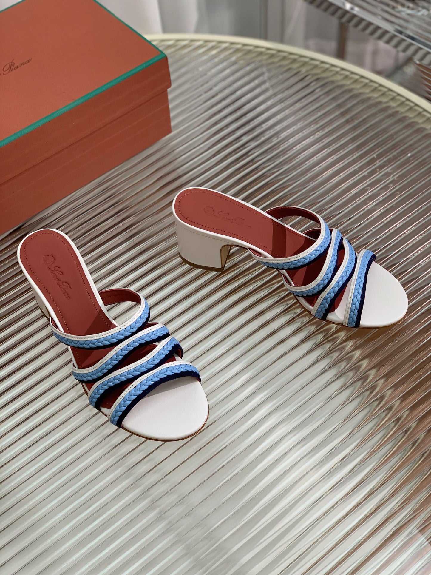 LP SPRIGHTLY CHARMS MID-SANDAL SKY CALFSKIN - 35