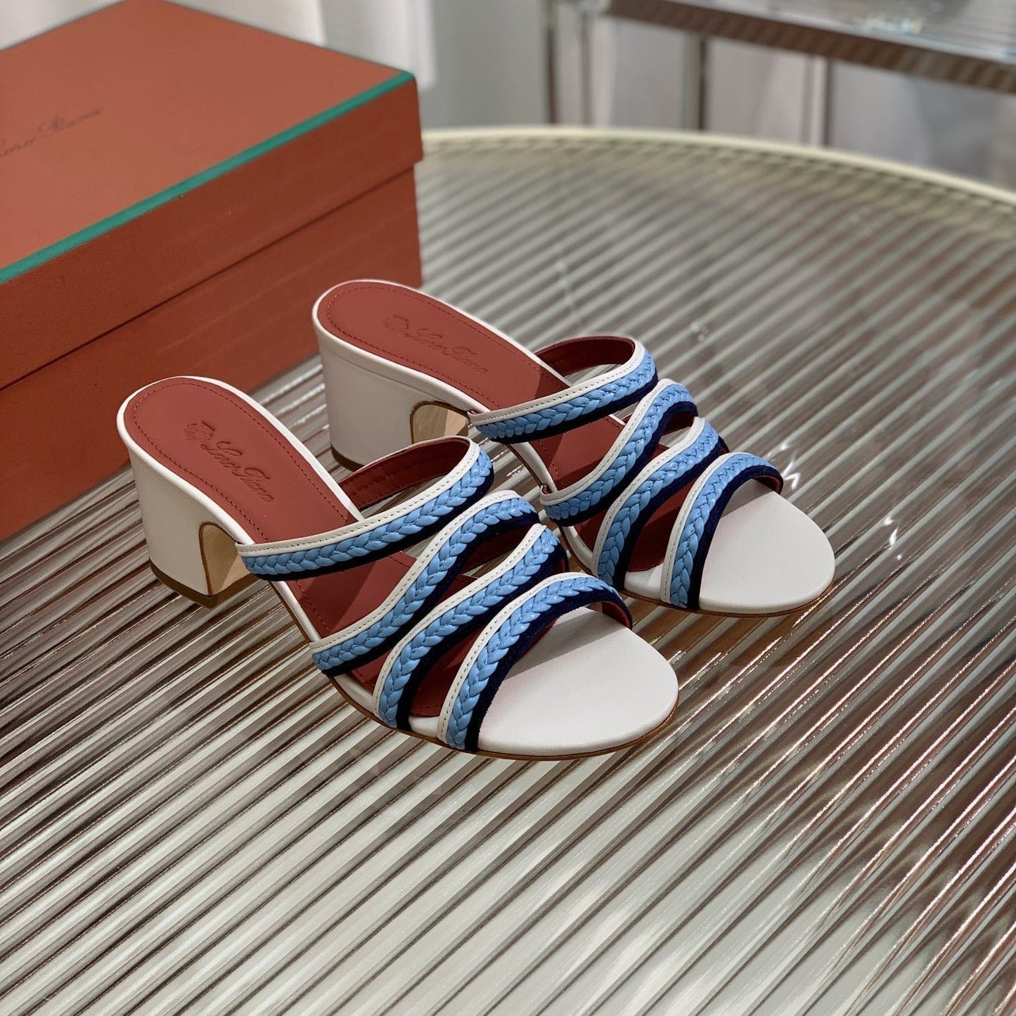 LP SPRIGHTLY CHARMS MID-SANDAL SKY CALFSKIN - 35