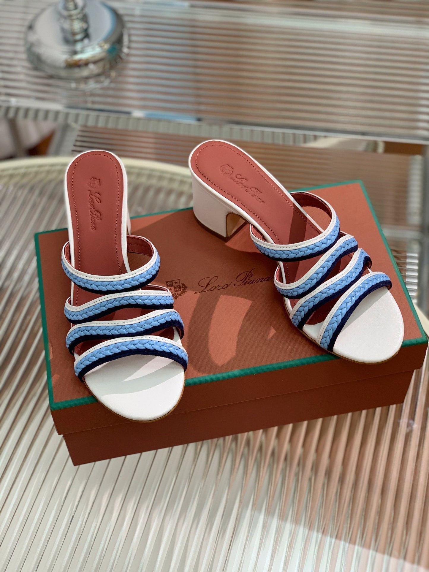 LP SPRIGHTLY CHARMS MID-SANDAL SKY CALFSKIN - 35