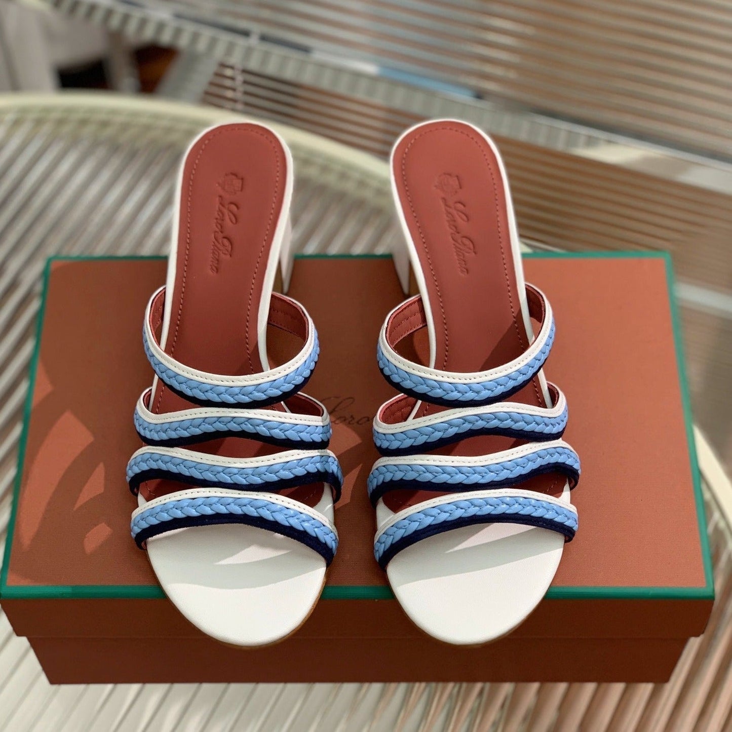 LP SPRIGHTLY CHARMS MID-SANDAL SKY CALFSKIN - 35
